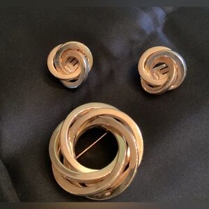 VTG 1960 Gold-Tone Broach & Earrings set love knot Jewelry Set
